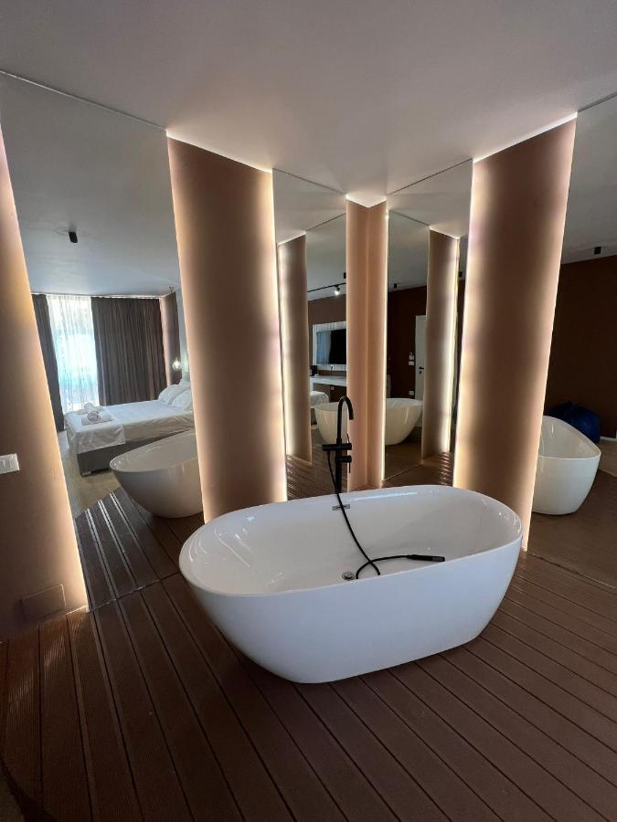 Hotel Capital Center 5*