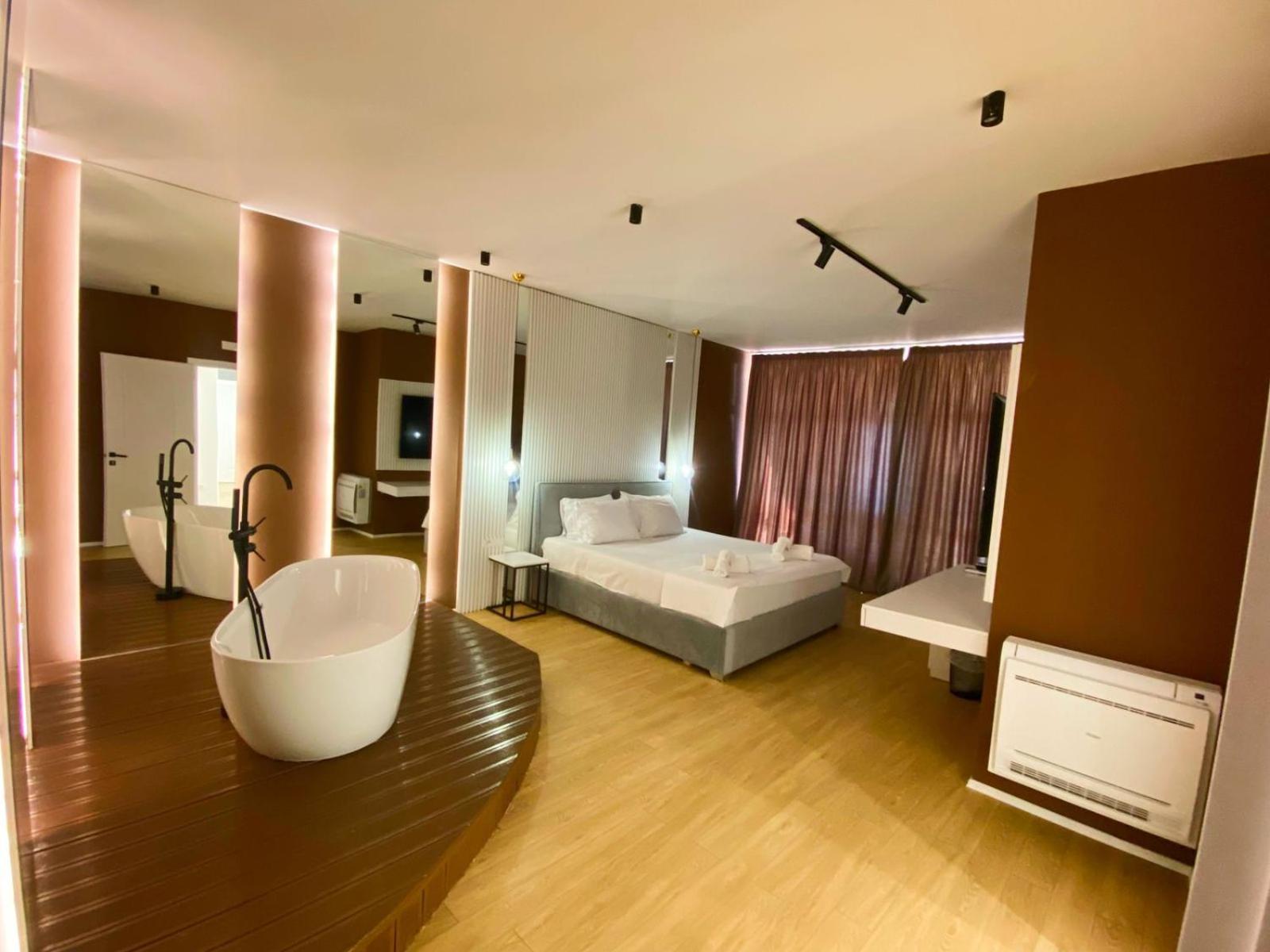 Hotel Capital Center